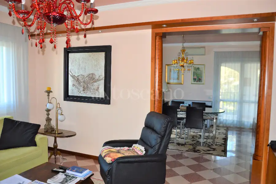 Villa Bifamiliare in vendita di 210 mq a €650.000 (rif. 39/2025)