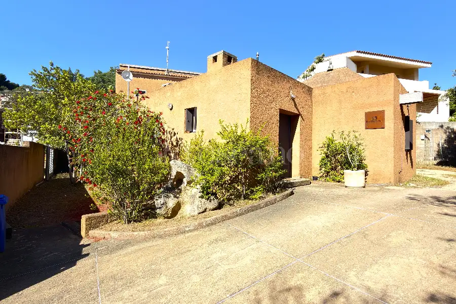 Laboratorio in vendita di 400 mq a €1.985.000 (rif. 12/2026)