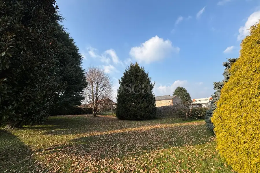 Edificabile Residenziali in vendita di 1.224 mq a €185.000 (rif. 10/2026)