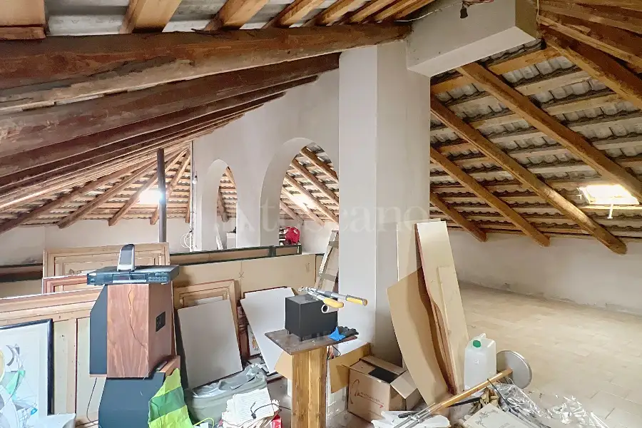 Casa Indipendente in vendita di 300 mq a €330.000 (rif. 24/2026)