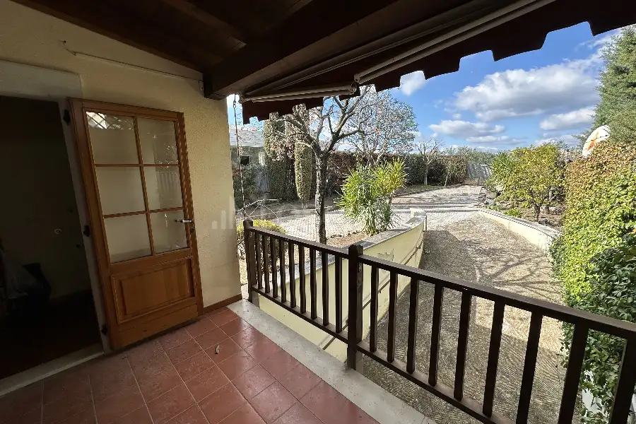 Casale in vendita di 747 mq a €790.000 (rif. 11/2026)