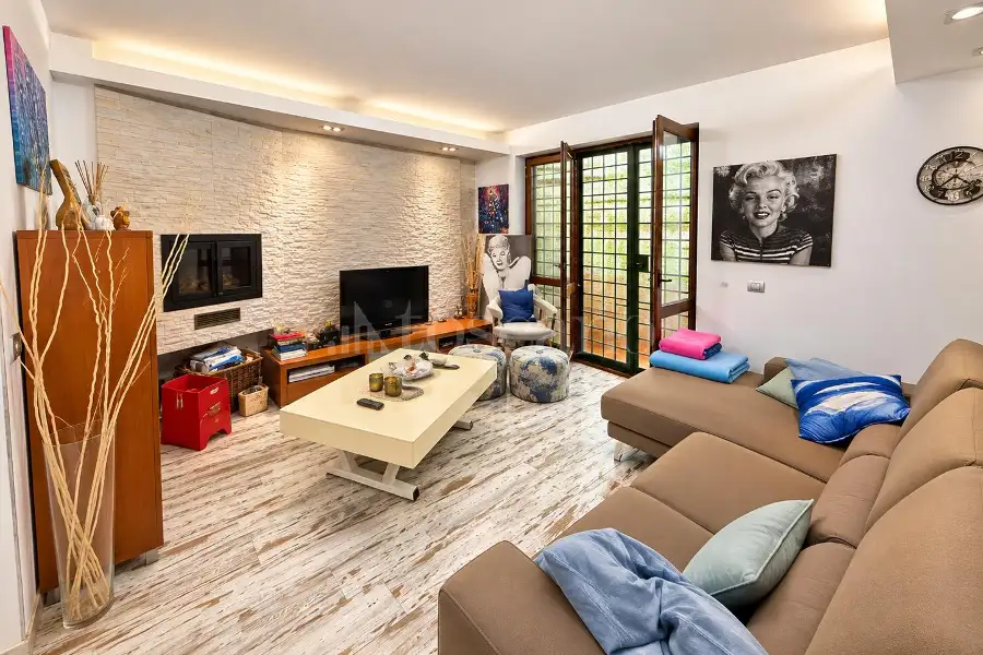 Villa Bifamiliare in vendita di 150 mq a €435.000 (rif. 13/2026)