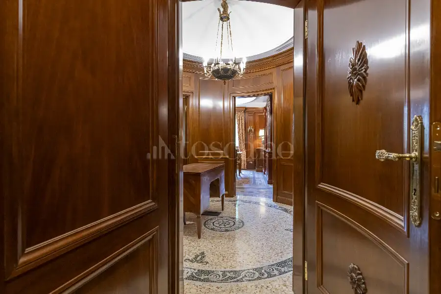 Ufficio in vendita di 200 mq a €2.300.000 (rif. 43/2026)