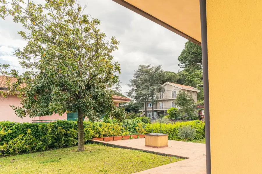 Villa in vendita di 300 mq a €490.000 (rif. 44/2025)