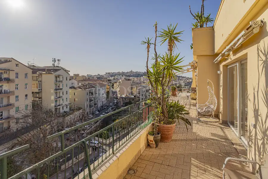 Attico in vendita di 200 mq a €1.150.000 (rif. 16/2026)