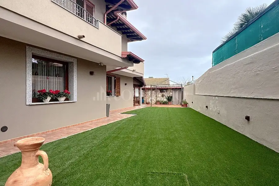 Villa Plurifamiliare in vendita di 480 mq a €680.000 (rif. 2/2026)