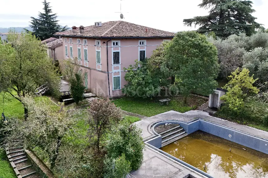 Villa in vendita di 870 mq a €729.000 (rif. 28/2024)