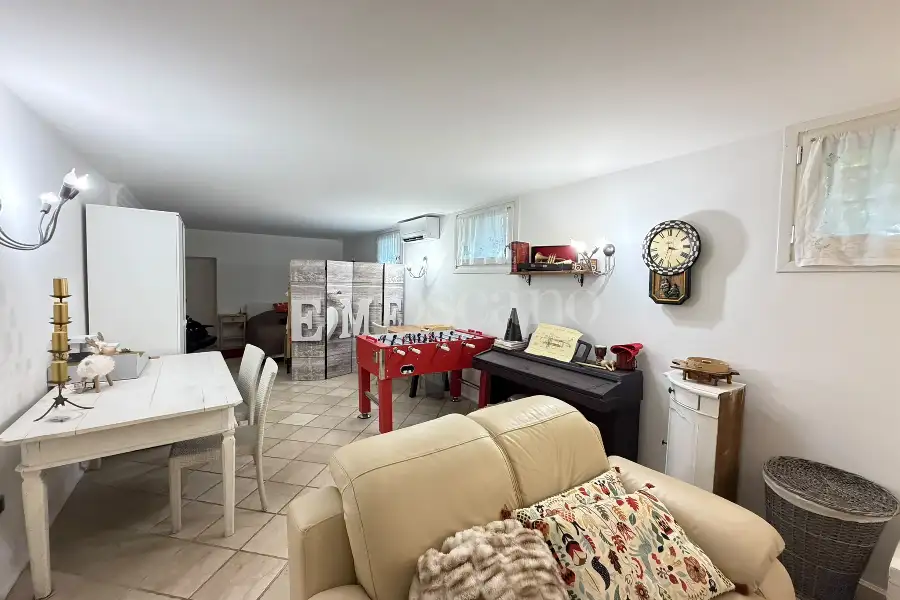 Casa Indipendente in vendita di 200 mq a €570.000 (rif. 32/2026)