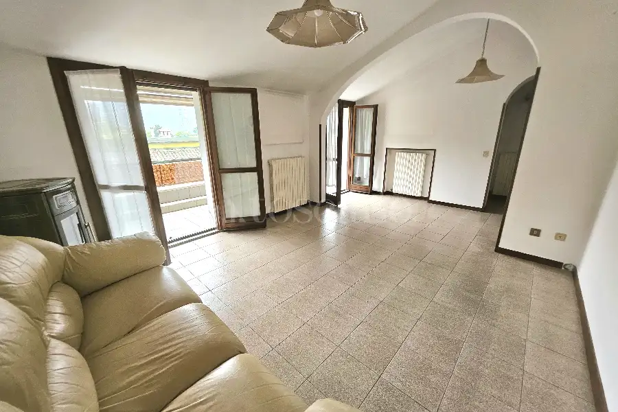 Casa Indipendente in vendita di 300 mq a €300.000 (rif. 6/2026)