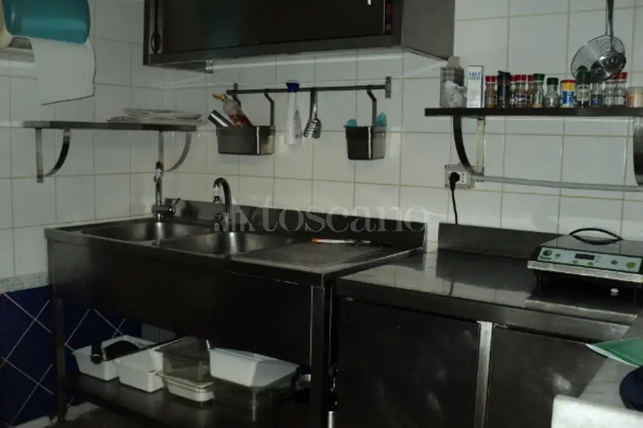 Negozio in vendita di 50 mq a €120.000 (rif. 1/2026)
