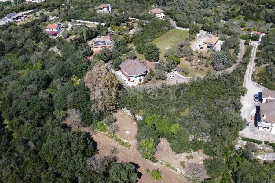 Casa Indipendente in vendita di 300 mq a €330.000 (rif. 24/2026)