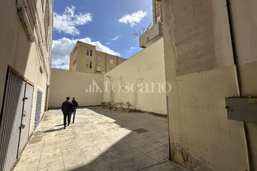 Box in affitto di 264 mq a €1.500 (rif. 114/2025)