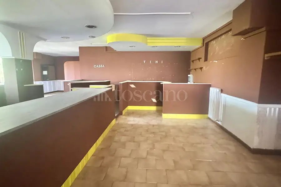 Negozio in vendita di 300 mq a €49.000 (rif. 64/2026)