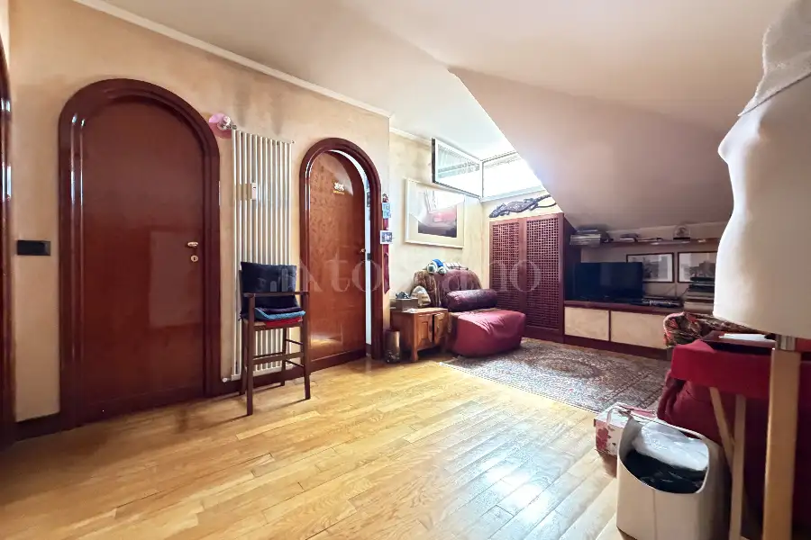 Attico in vendita di 225 mq a €948.000 (rif. 53/2026)