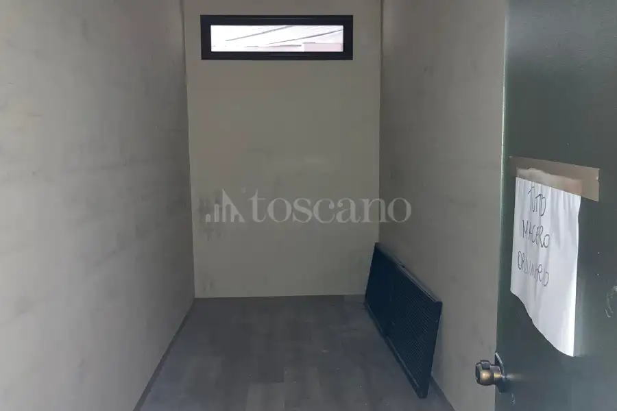 Negozio in affitto di 500 mq a €4.000 (rif. 27/2025)