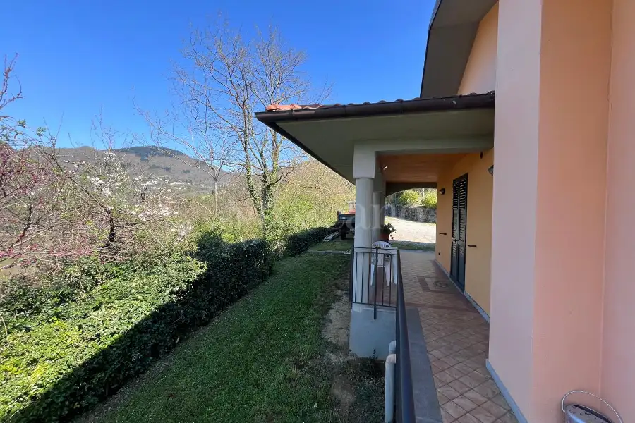 Villa in vendita di 300 mq a €825.000 (rif. 24/2025)