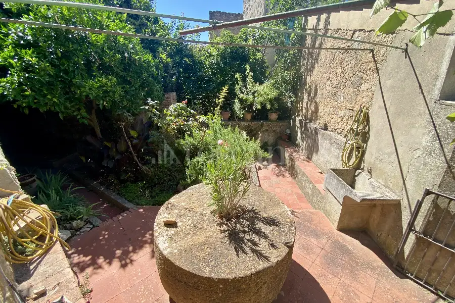 Casa Indipendente in vendita di 300 mq a €249.000 (rif. 103/2025)