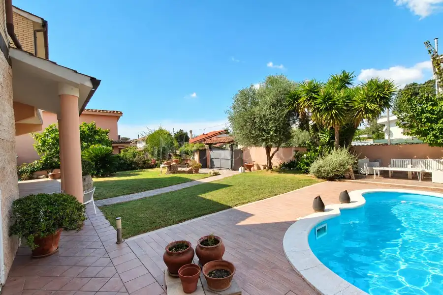 Villa in vendita di 230 mq a €649.000 (rif. 53/2026)