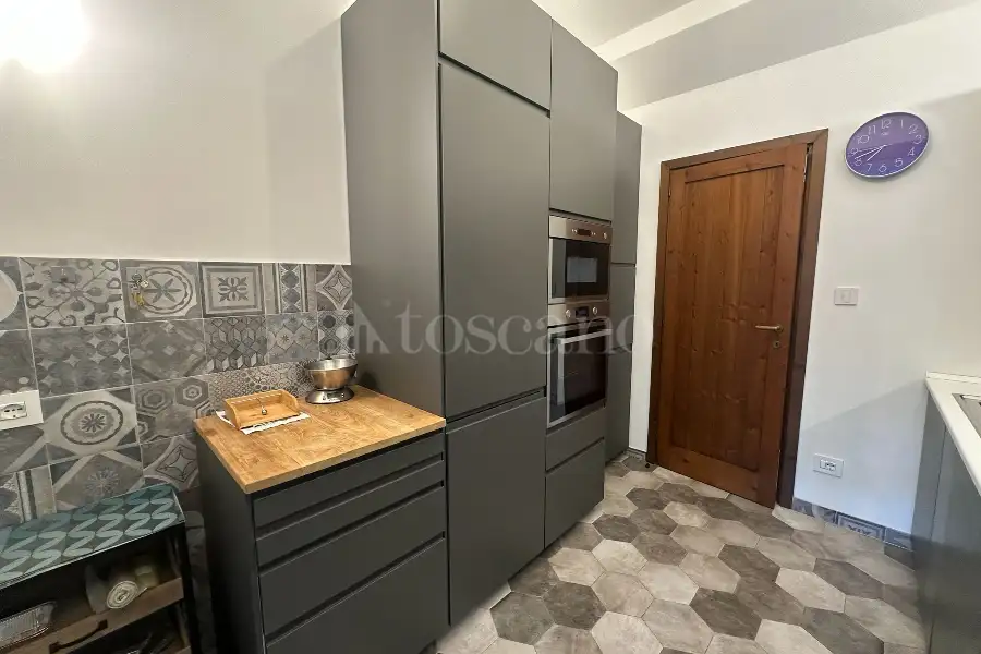 Villa Plurifamiliare in vendita di 180 mq a €1.200.000 (rif. 16/2026)