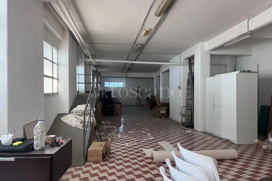 Negozio in affitto di 282 mq a €2.000 (rif. 16/2026)