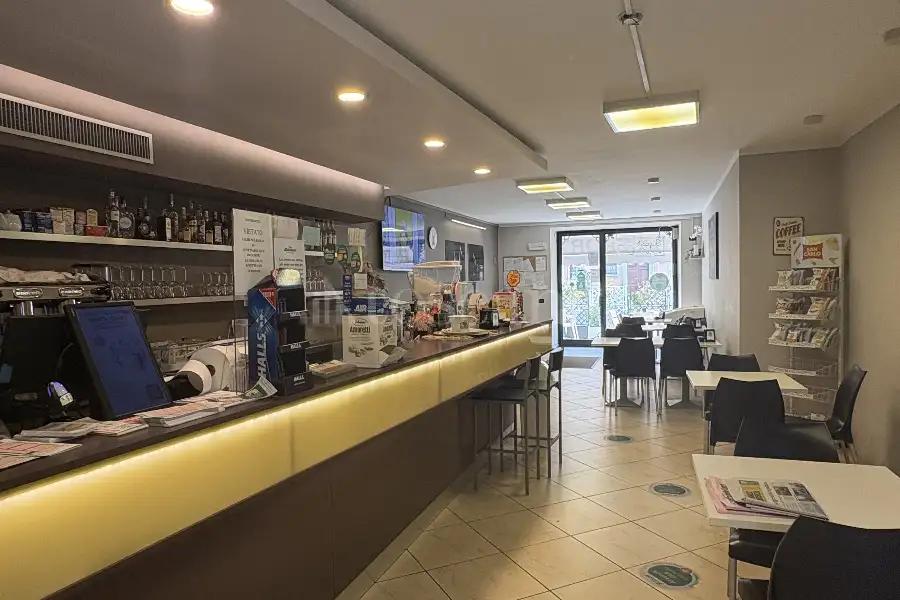 Attività Commerciale in vendita di 100 mq a €40.000 (rif. 34/2026)