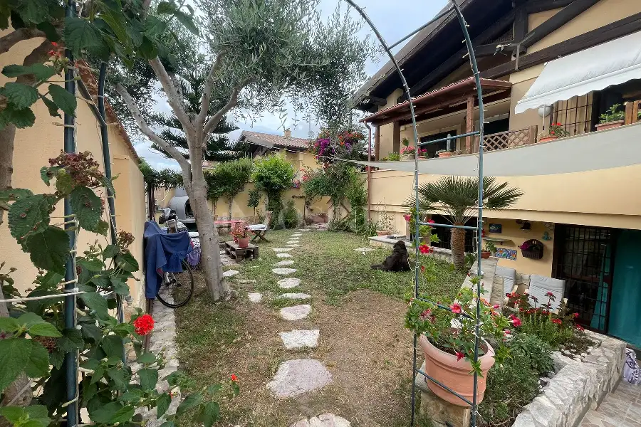 Villa Plurifamiliare in vendita di 170 mq a €430.000 (rif. 43/2026)