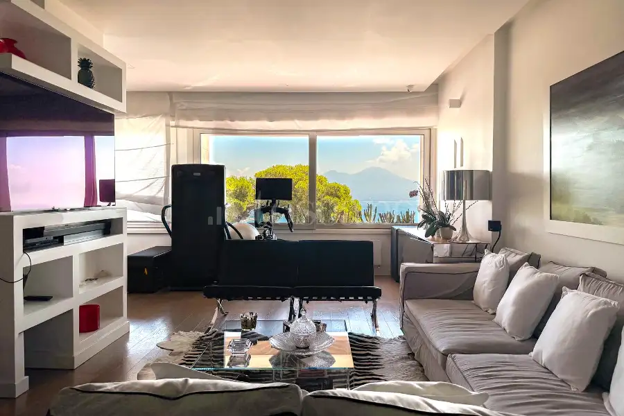 Casa in vendita di 252 mq a €1.950.000 (rif. 35/2026)