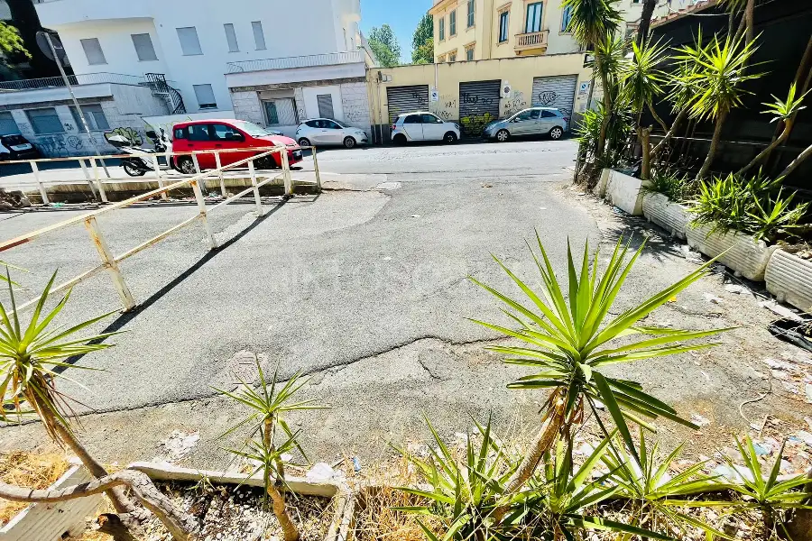 Negozio in affitto di 80 mq a €2.300 (rif. 28/2025)