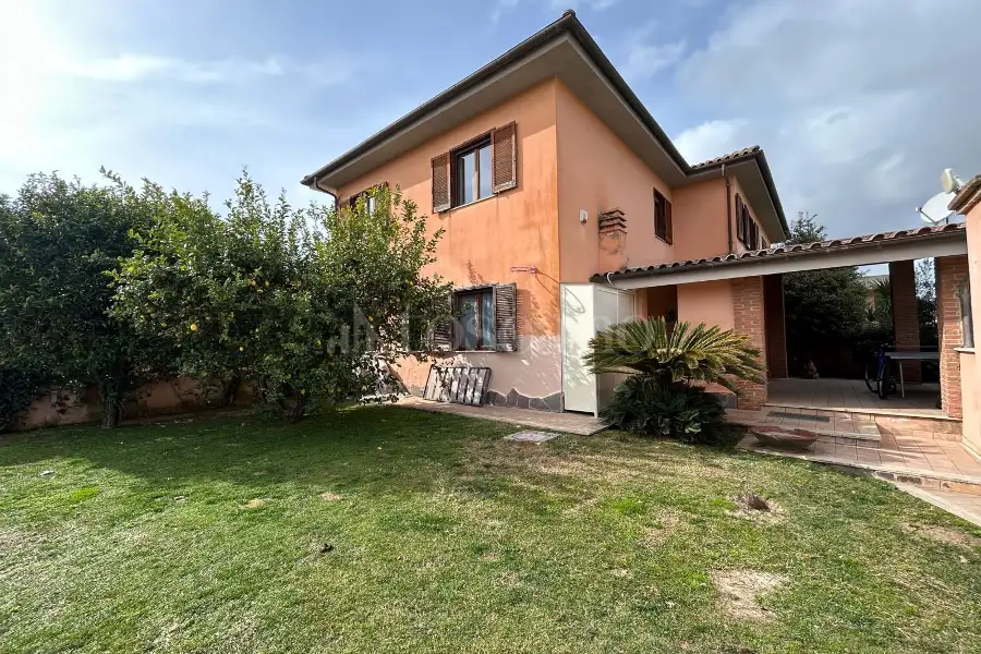 Villa in vendita di 220 mq a €429.000 (rif. 10/2026)