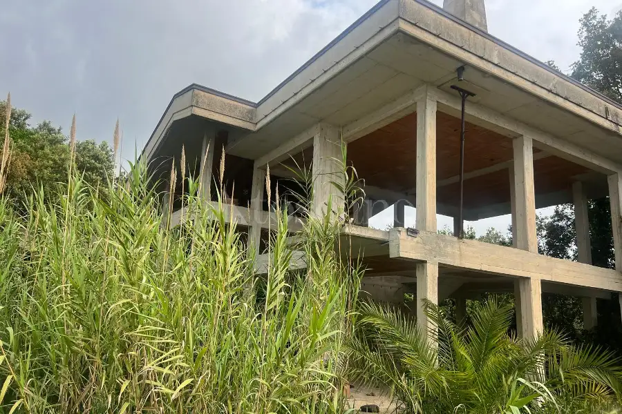 Villa Plurifamiliare in vendita di 150 mq a €490.000 (rif. 11/2026)