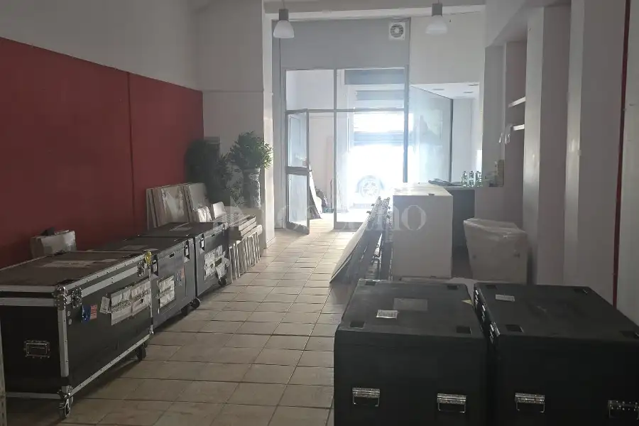 Negozio in affitto di 95 mq a €850 (rif. 55/2025)