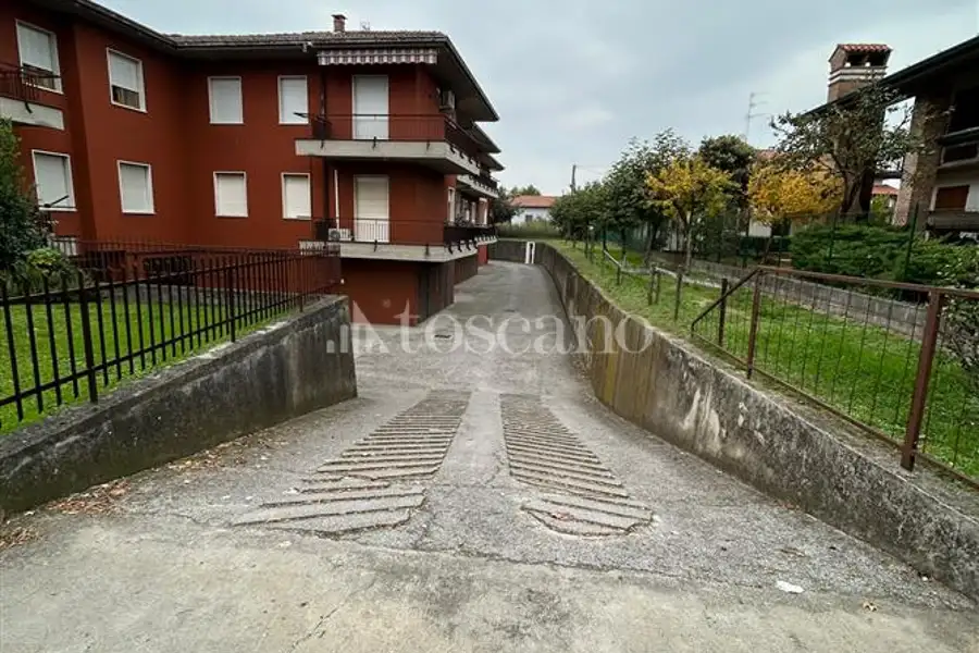 Box in vendita di 28 mq a €30.000 (rif. 12/2026)