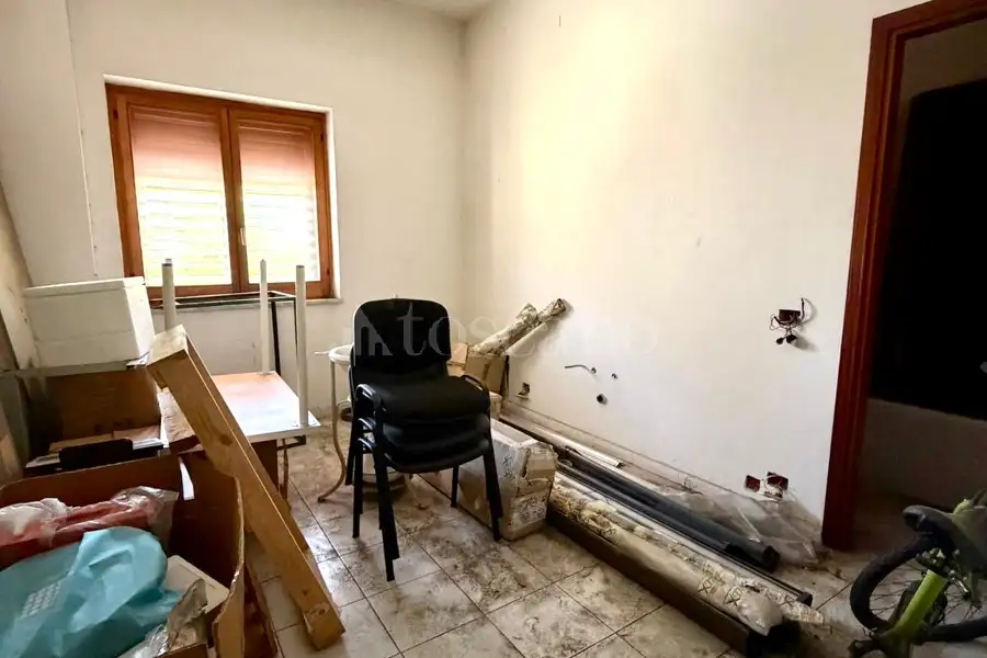 Negozio in vendita di 90 mq a €74.000 (rif. 141/2026)