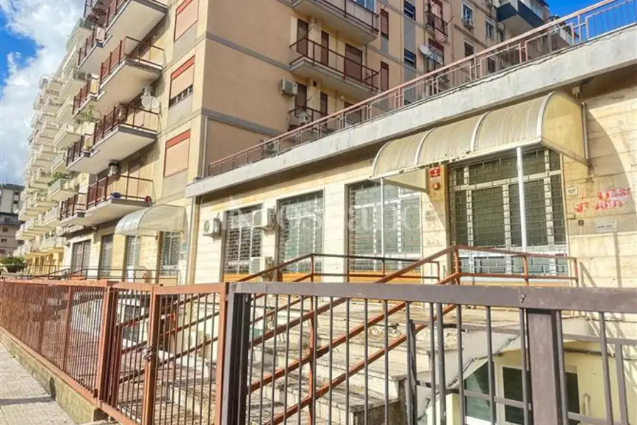 Magazzino in vendita di 387 mq a €250.000 (rif. 108/2025)