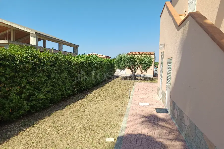 Villa in vendita di 470 mq a €698.000 (rif. 76/2026)