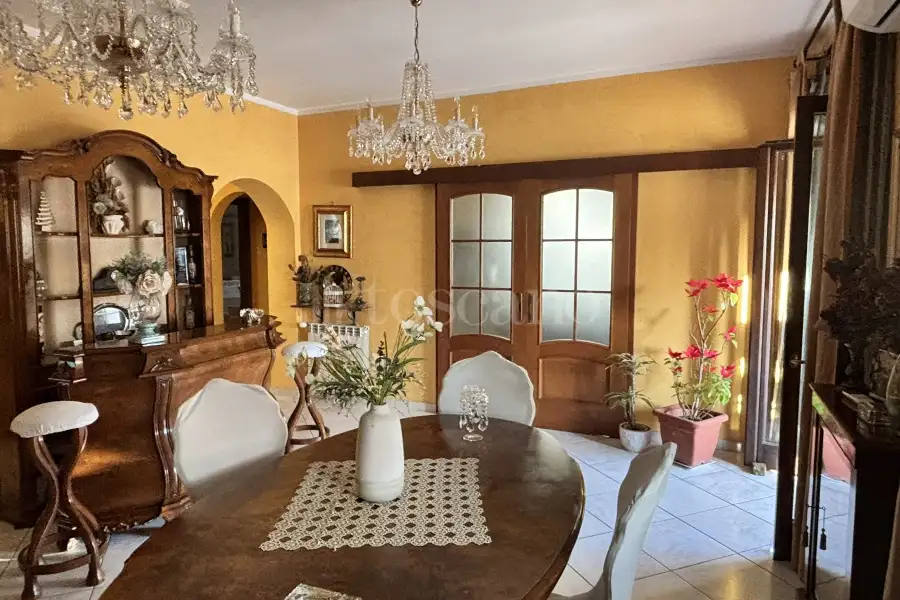 Villa in vendita di 200 mq a €495.000 (rif. 12/2026)