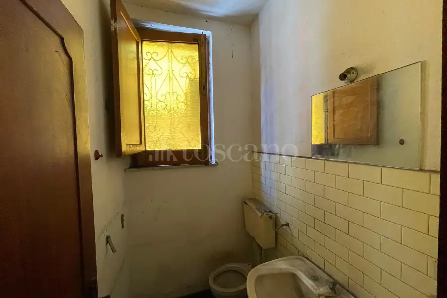 Negozio in vendita di 28 mq a €20.000 (rif. 5/2025)