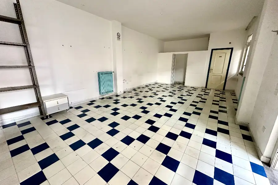 Negozio in affitto di 70 mq a €500 (rif. 1/2025)