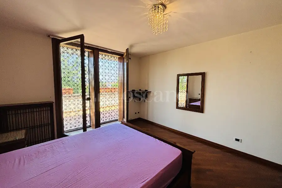 Villa in vendita di 385 mq a €880.000 (rif. 39/2026)