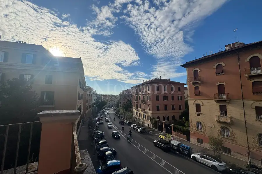 Casa in affitto di 270 mq a €5.500 (rif. 37/2026)