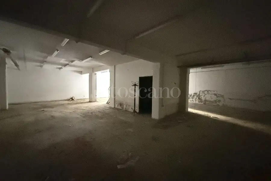 Garage in vendita di 200 mq a €95.000 (rif. 8/2025)