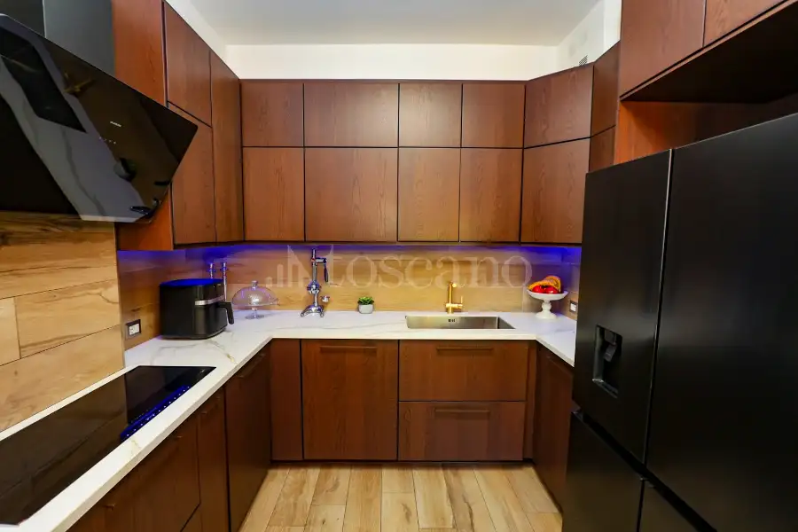 Villa Plurifamiliare in vendita di 210 mq a €675.000 (rif. 62/2026)