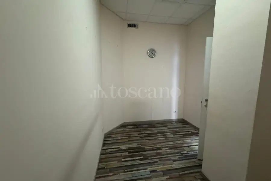 Negozio in affitto di 104 mq a €4.000 (rif. 13/2026)