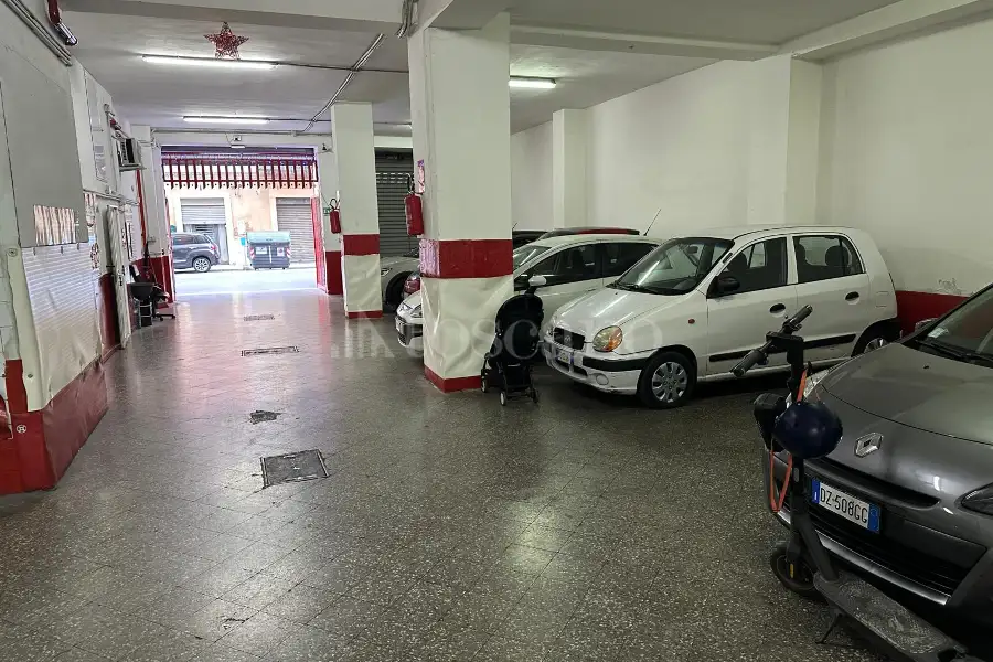 Negozio in vendita di 620 mq a €620.000 (rif. 85/2025)