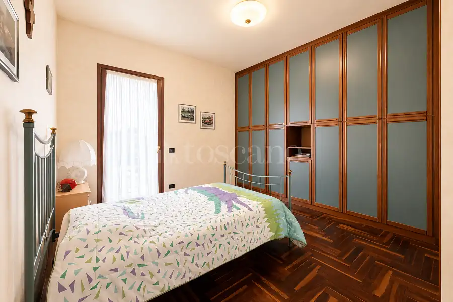 Villa in vendita di 300 mq a €1.600.000 (rif. 12/2026)