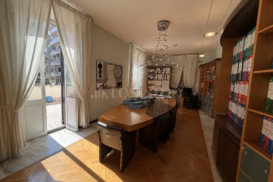 Palazzo in affitto di 600 mq a €16.000 (rif. 24/2025)