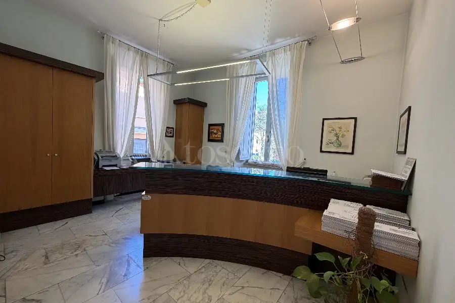 Palazzo in affitto di 600 mq a €16.000 (rif. 24/2025)