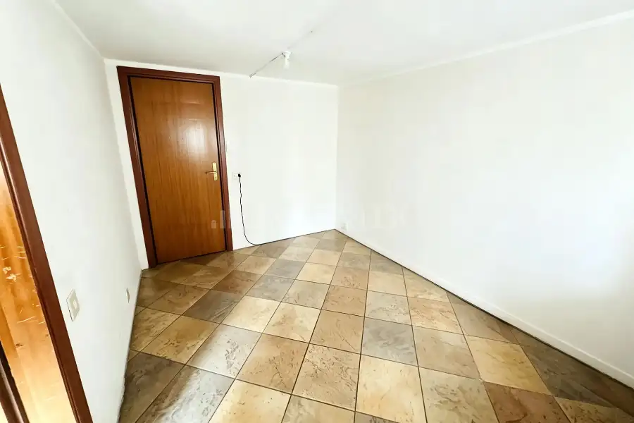 Negozio in vendita di 68 mq a €73.000 (rif. 42/2026)