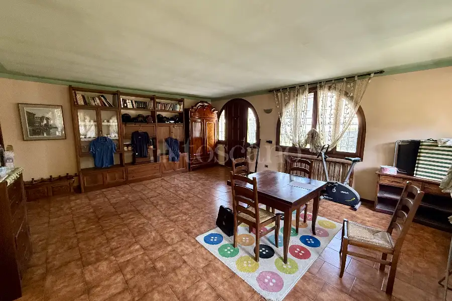 Villa Plurifamiliare in vendita di 210 mq a €315.000 (rif. 35/2026)