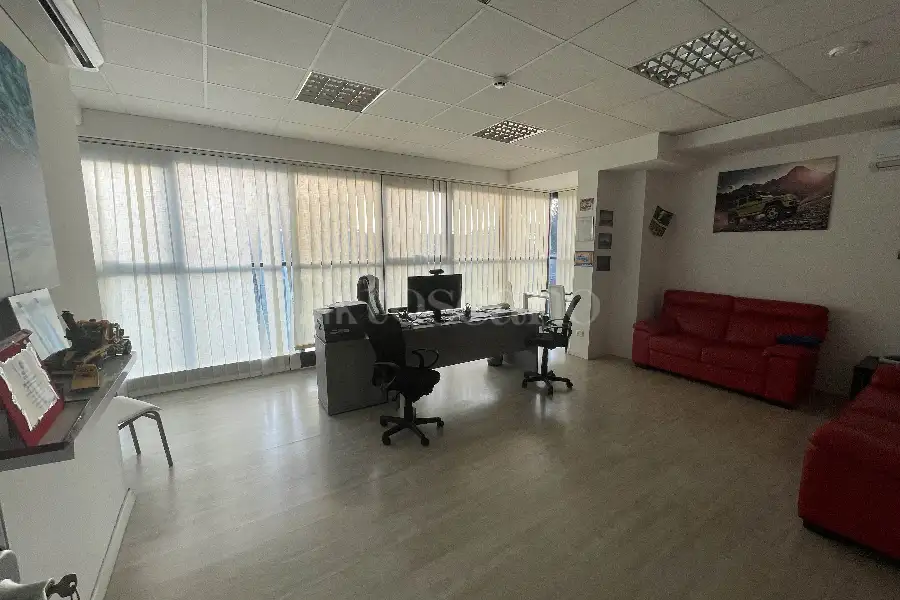 Capannone in vendita di 1.000 mq a €1.900.000 (rif. 15/2026)